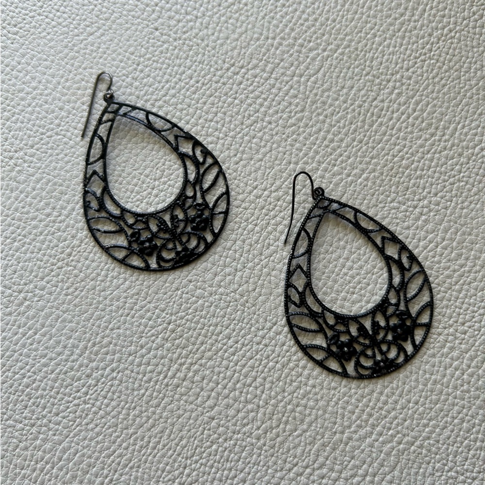 Black Cutout Faux Filagree Large Teardrop Pear Dangle Earrings Costume As Is
